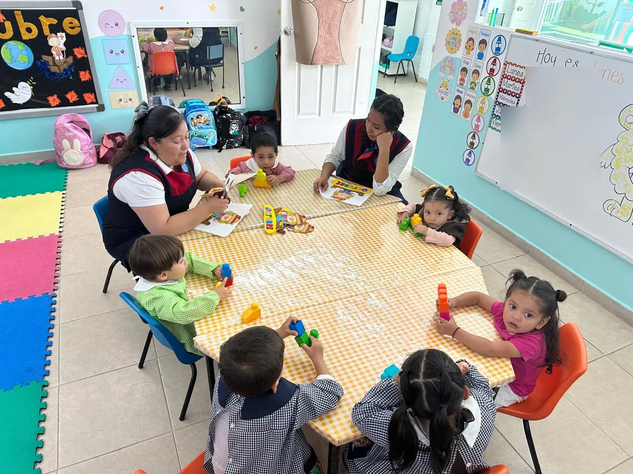 Instalaciones y alumnos de Colegio Freinet · BabyGym
